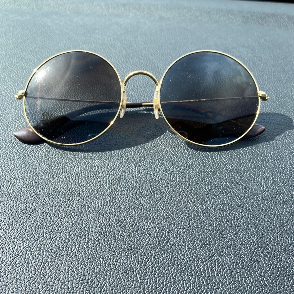 Ray ban sunglasses, case and lens cloth included